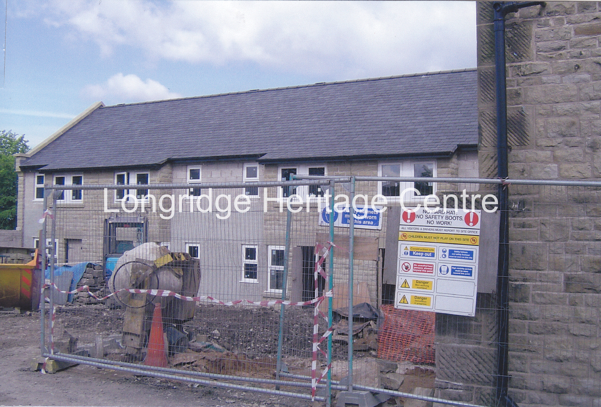 873B - Barclay Court - Views during building of the houses - 2003-6